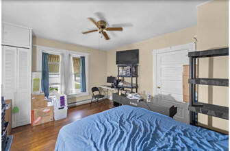 164 S Washington St, Unit 2 in Waterloo, WI - Foto de edificio - Building Photo