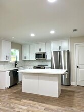 545 S 28th St, Unit B in Nederland, TX - Building Photo - Building Photo