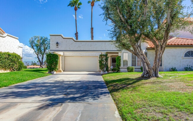 709 Vista Lago Cir N in Palm Desert, CA - Building Photo - Building Photo