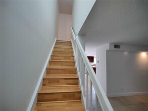 181 Wimbledon Lake Dr in Plantation, FL - Building Photo - Building Photo