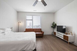 633 E Main St in Louisville, KY - Building Photo