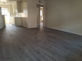 8560 E Artesia Blvd, Unit 3 in Bellflower, CA - Building Photo