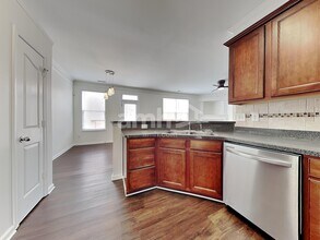 2111 Less Traveled Trail in Indian Trail, NC - Foto de edificio - Building Photo