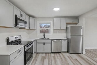 5713 Mayville Dr in Dayton, OH - Building Photo - Building Photo