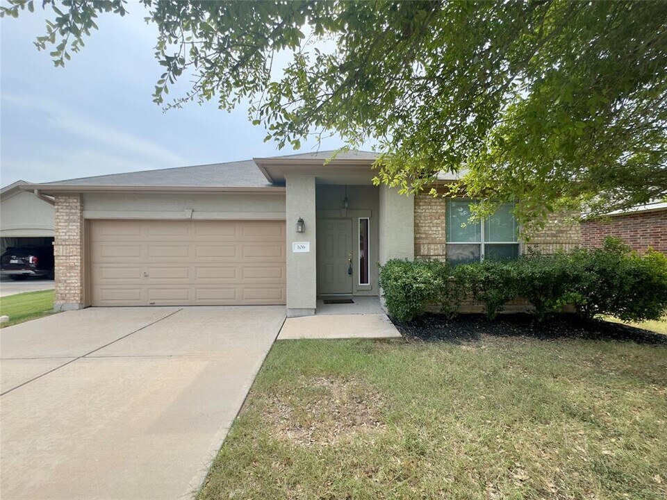 106 Bowstring Bend in Bastrop, TX - Building Photo
