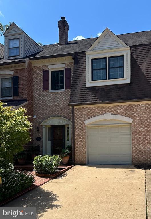 6353 Brampton Ct in Alexandria, VA - Foto de edificio - Building Photo