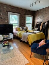 56 Snow Hill St, Unit 2 in Boston, MA - Foto de edificio - Building Photo
