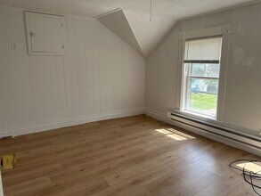 3 Marsh Ln, Unit 2 in Adams, MA - Building Photo - Building Photo