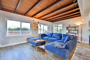 6421 Carthage St in San Diego, CA - Building Photo