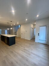 KL28-KL27 Street SW in Calgary, AB - Building Photo - Building Photo