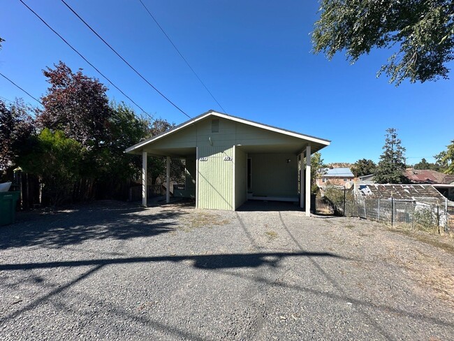 property at 121 Lincoln St