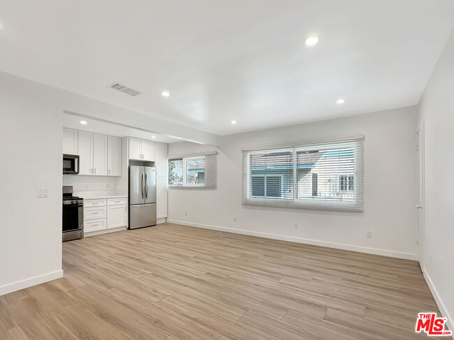 804 E Kelso St in Inglewood, CA - Building Photo - Building Photo