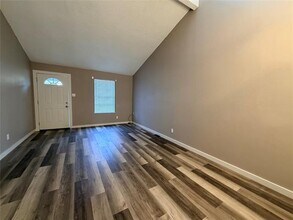 1110 Lynn St in Weatherford, TX - Building Photo - Building Photo