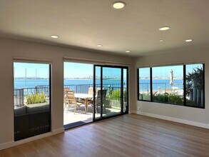 1235 Parker Pl in San Diego, CA - Building Photo - Building Photo