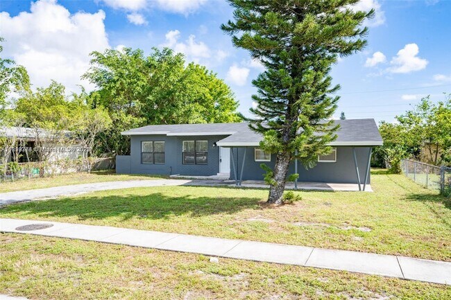650 SW 29th Ave in Fort Lauderdale, FL - Foto de edificio - Building Photo