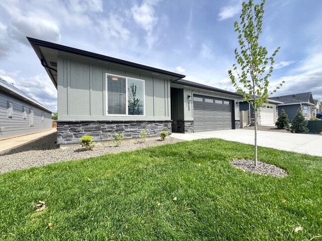 2300 S Hurd Ave in Nampa, ID - Building Photo - Building Photo