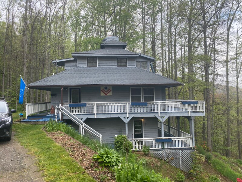 879 Mountainside Dr-Unit -B in Waynesville, NC - Building Photo