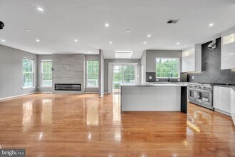 20195 Hidden Creek Ct in Ashburn, VA - Building Photo - Building Photo