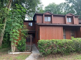 5868 SW 8th Pl in Gainesville, FL - Building Photo