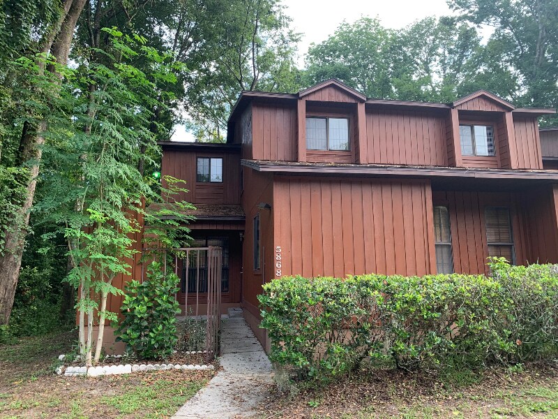 5868 SW 8th Pl in Gainesville, FL - Building Photo