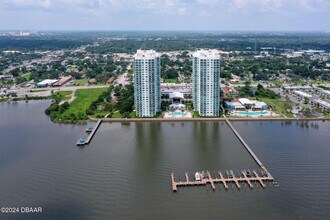 241 Riverside Dr in Holly Hill, FL - Building Photo - Building Photo