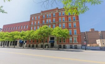 408 W Saint Clair Ave, Unit 213 in Cleveland, OH - Building Photo