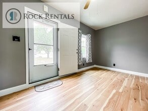 1304 N Van Buren St in Hutchinson, KS - Building Photo - Building Photo