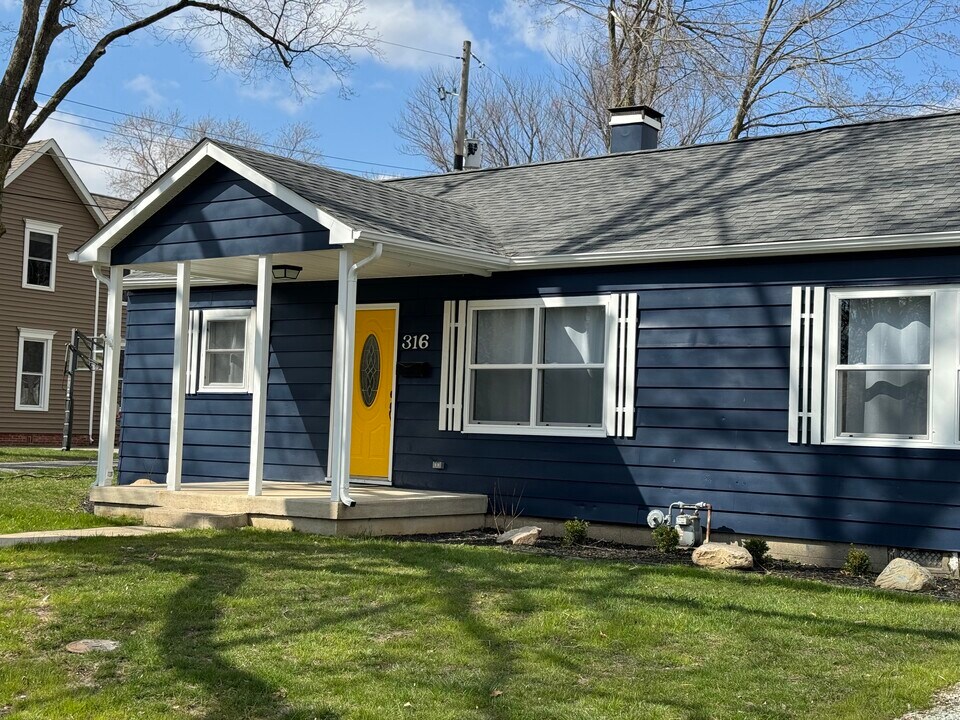 316 Taylor St in Pendleton, IN - Foto de edificio