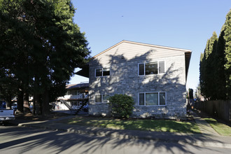 The Waverly Arms in Portland, OR - Building Photo - Building Photo