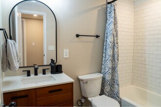 1400 Northcrest Dr in Silver Spring, MD - Building Photo - Building Photo