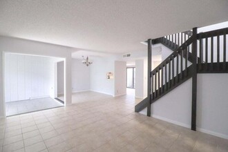 701 Stonewood Ct in Jupiter, FL - Building Photo - Building Photo