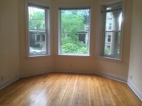 1245 W Newport Ave in Chicago, IL - Building Photo - Building Photo