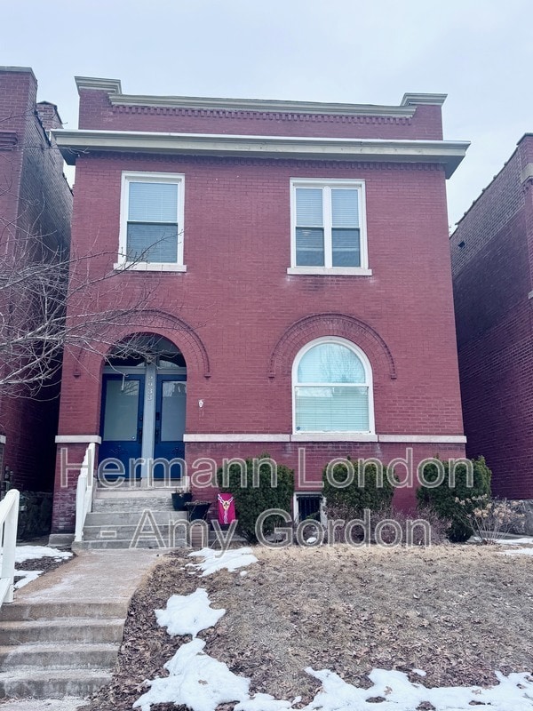 property at 2933 Victor St