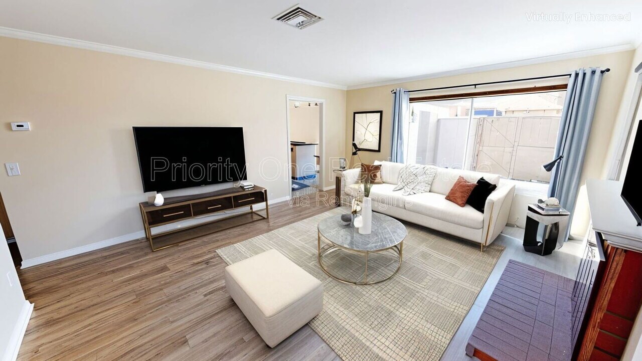 10512 Caminito Westchester in San Diego, CA - Foto de edificio