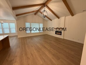536 Buster Ln in Eugene, OR - Building Photo - Building Photo