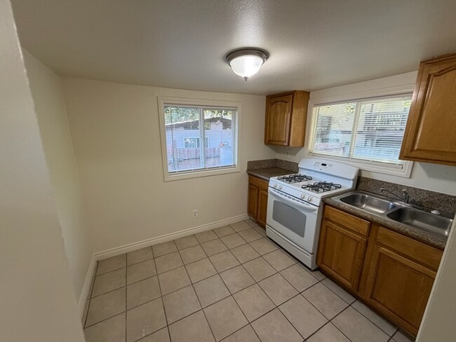 property at 818 E Rte 66