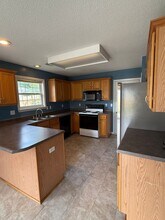701 Manhattan Dr in Columbia, MO - Building Photo - Building Photo