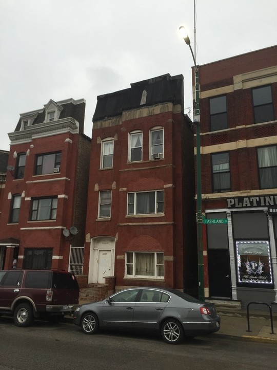 2121 S Ashland Ave in Chicago, IL - Building Photo