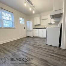 564 Queens Ave in London, ON - Building Photo - Building Photo