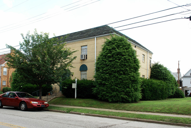 1610 Market St in Parkersburg, WV - Building Photo - Building Photo