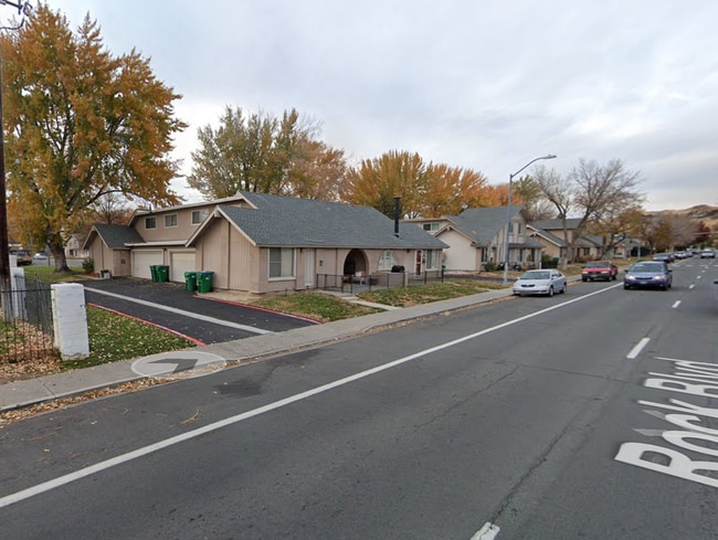 2171 Rock Blvd in Sparks, NV - Building Photo - Building Photo