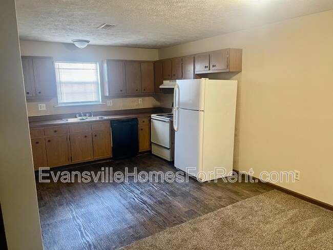 6515 Uebelhack Rd in Mount Vernon, IN - Building Photo - Building Photo