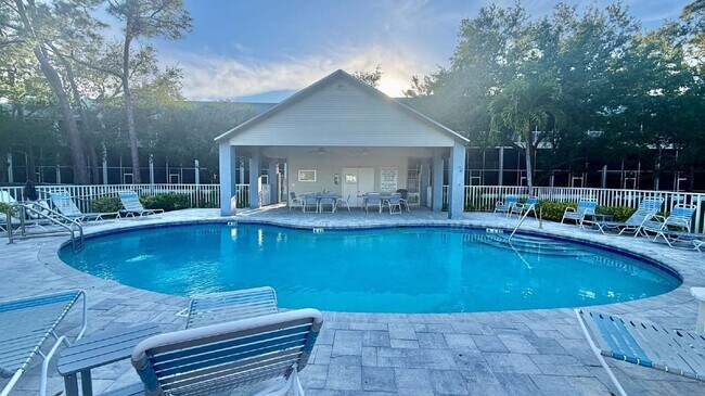 9479 Tara Cay Ct in Seminole, FL - Building Photo - Building Photo