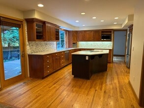 1826 Ilwaco Ave NE in Renton, WA - Building Photo - Building Photo