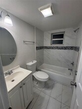2137 Hayes St in Hollywood, FL - Building Photo - Building Photo
