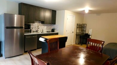 13107 Hugo Pl in Silver Spring, MD - Building Photo - Building Photo