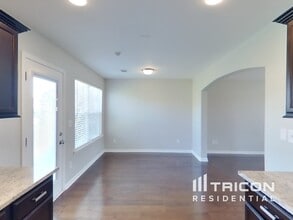 323 Stratford Park Blvd in Gallatin, TN - Building Photo - Building Photo