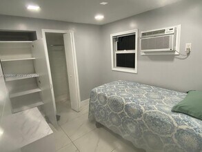 2242 Polk St in Hollywood, FL - Building Photo - Building Photo