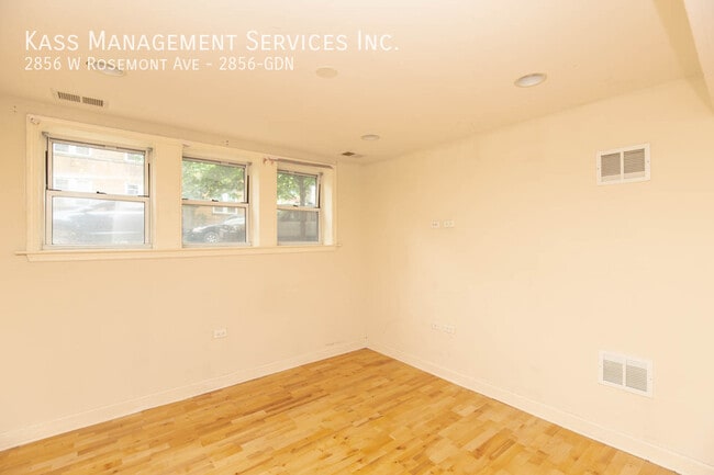 2856 W Rosemont Ave in Chicago, IL - Building Photo - Building Photo
