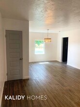 1711 N Vermont Ave in Oklahoma City, OK - Building Photo - Building Photo